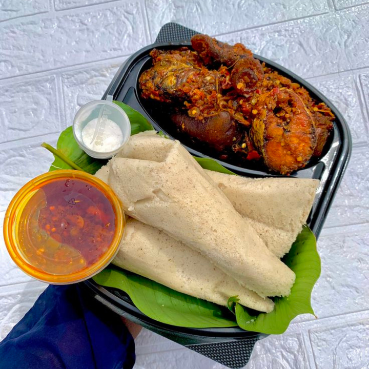 Ekuru (2 Leaf) With Sauce And Ponmo